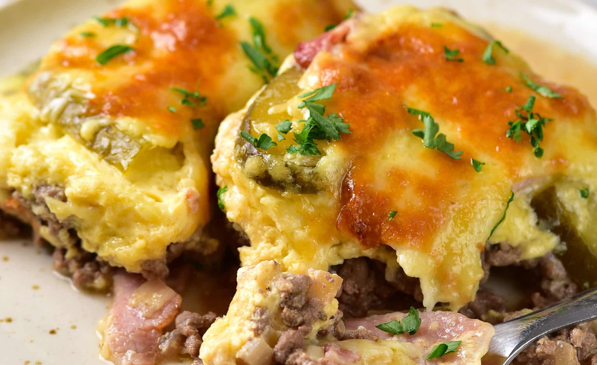 Easy Slow Cooker Bacon Cheeseburger Casserole